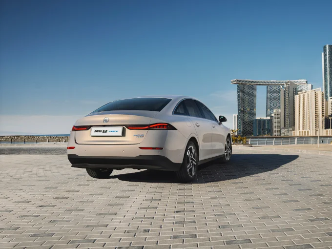Hybrid Driving in the Middle East