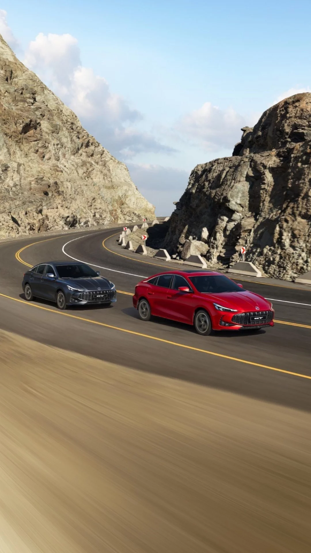 تدعم ميّزة التحكّم التكيّفي بسرعة الملاحة القيادة الآمنة على الطرقات السريعة