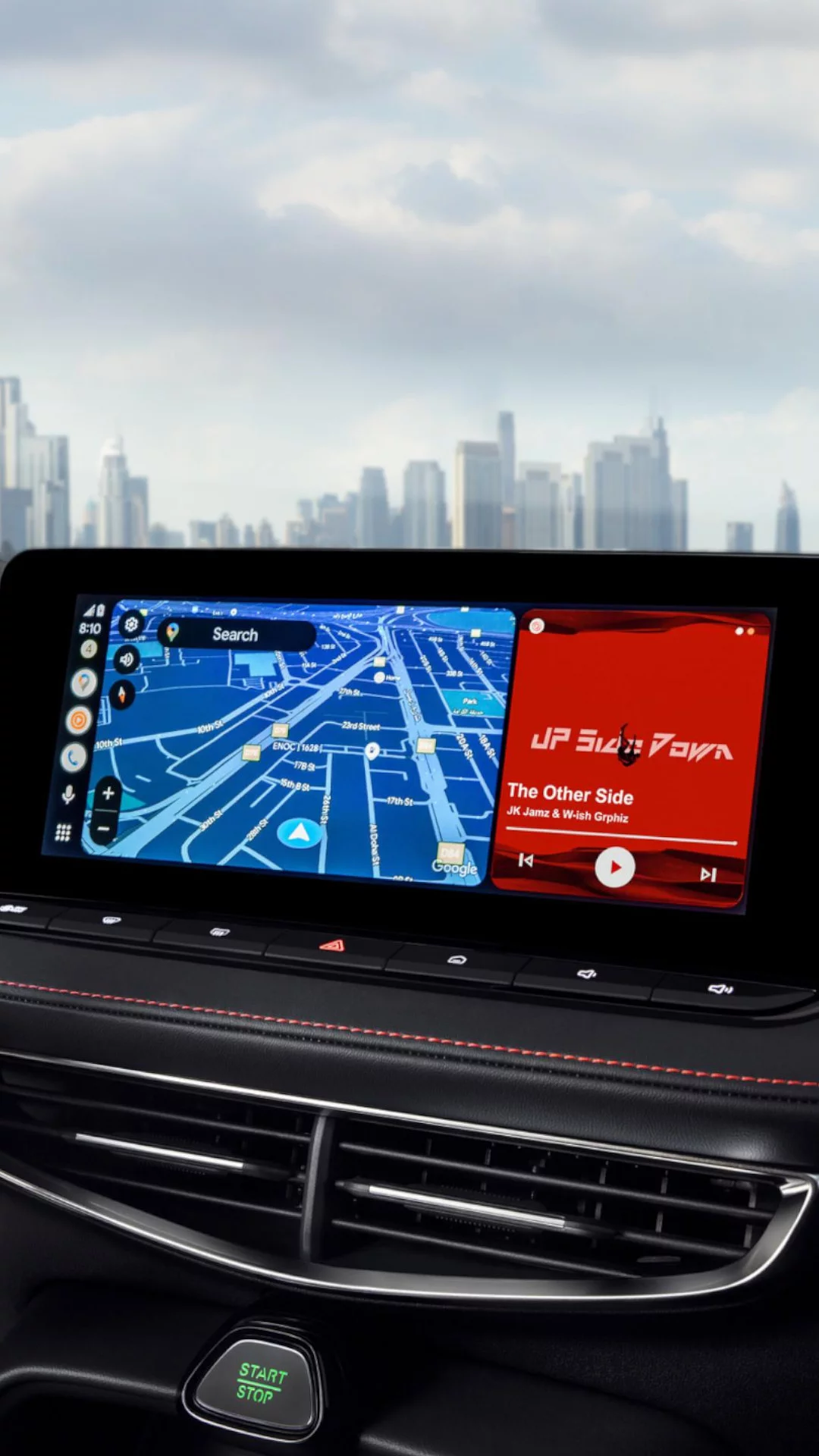 تدعم الاتصال عبر تقنيتَي Apple CarPlay وAndroid Auto