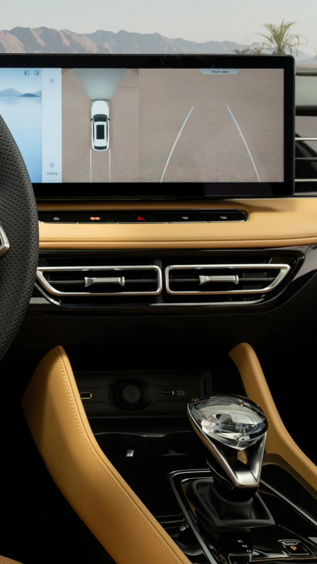 MG HS Hybrid+ steering wheel and digital cluster showing 360-camera assistance